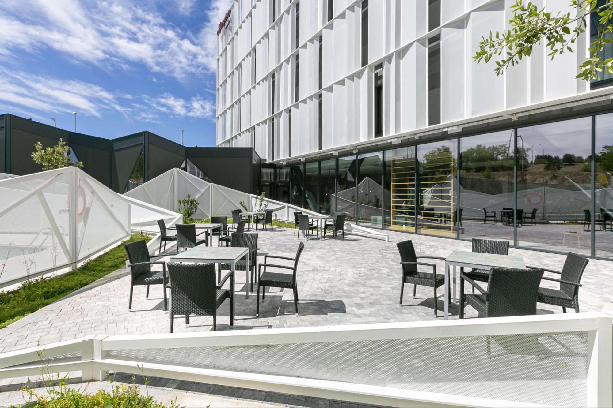 Hampton By Hilton Alcobendas Madrid Exterior foto