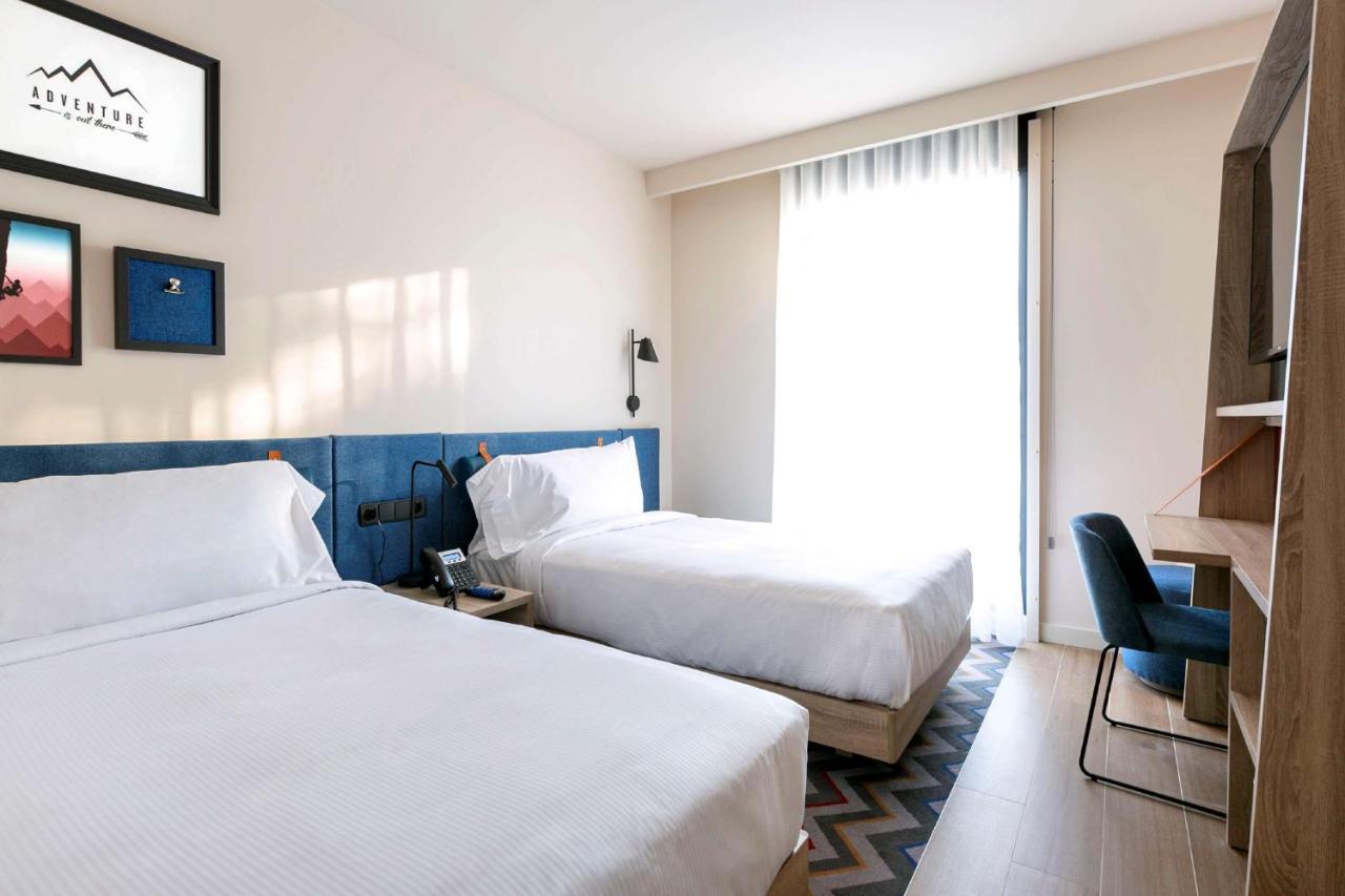 Hampton By Hilton Alcobendas Madrid Exterior foto
